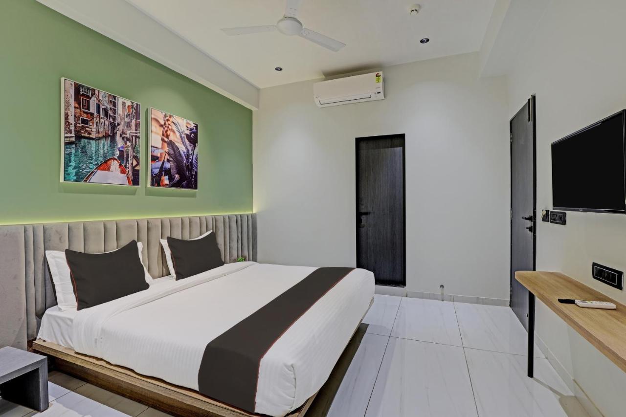 אחמדאבאד Hotel Lee Platinum מראה חיצוני תמונה